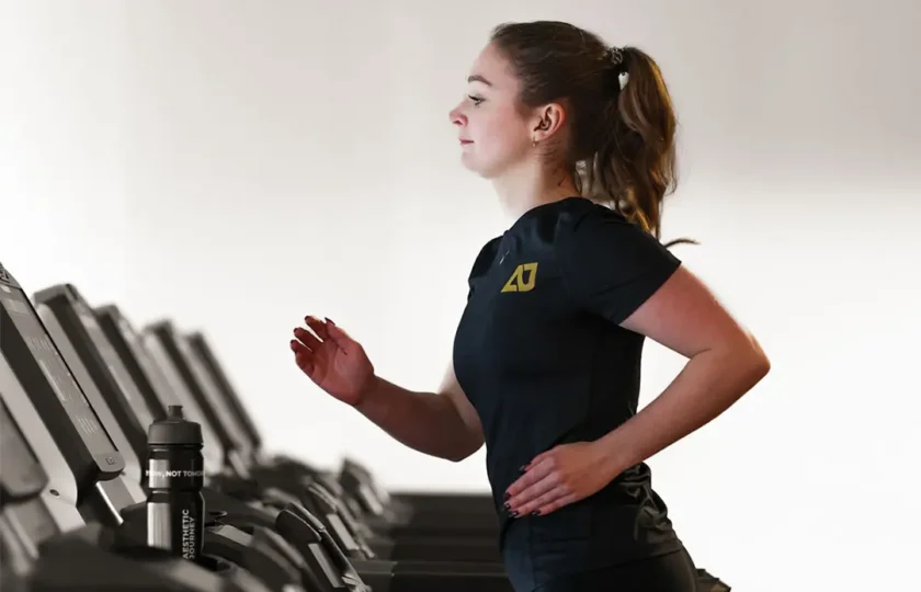 Cardio in de sportschool Basic-Fit Goes.