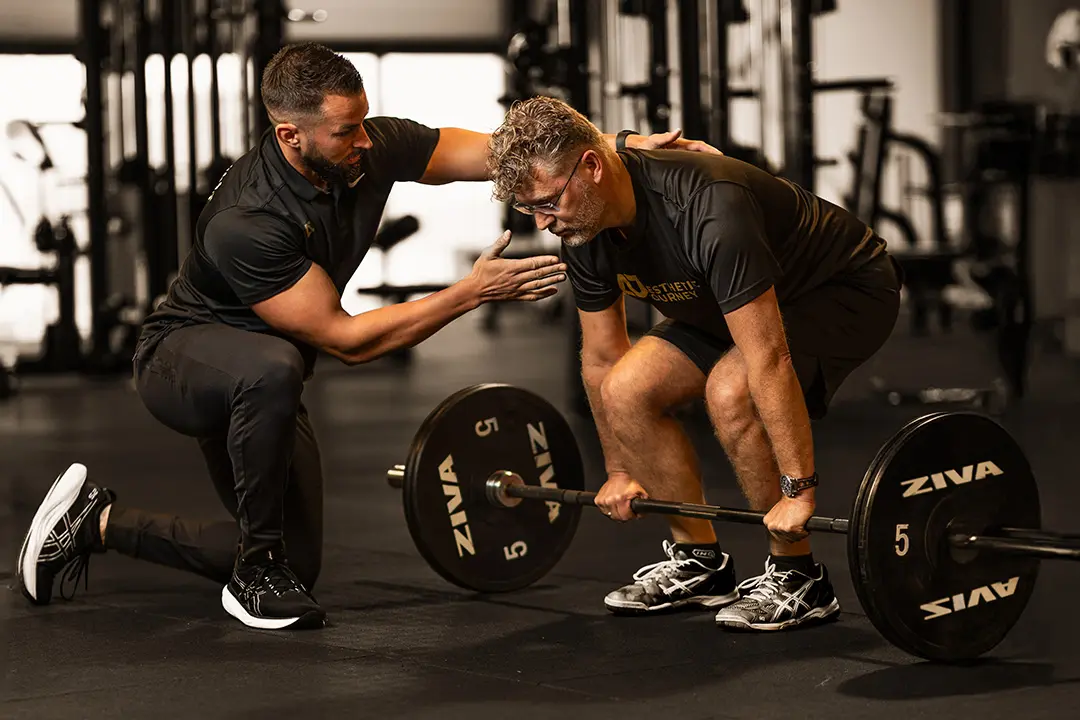 Begeleiding bij deadlift tijdens personal training in Goes met personal trainer Ard-Jan Maliepaard.
